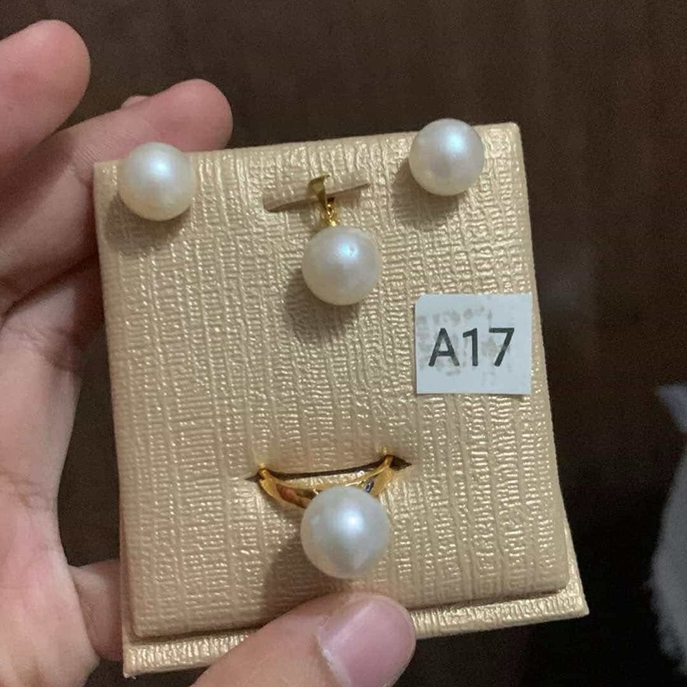 White Pearl Earrings and Pendant Set